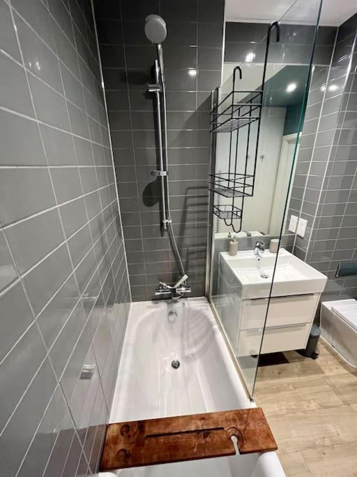Apartamento Elegant Chic Living: 1 Bed In Vibrant London Area Exterior foto
