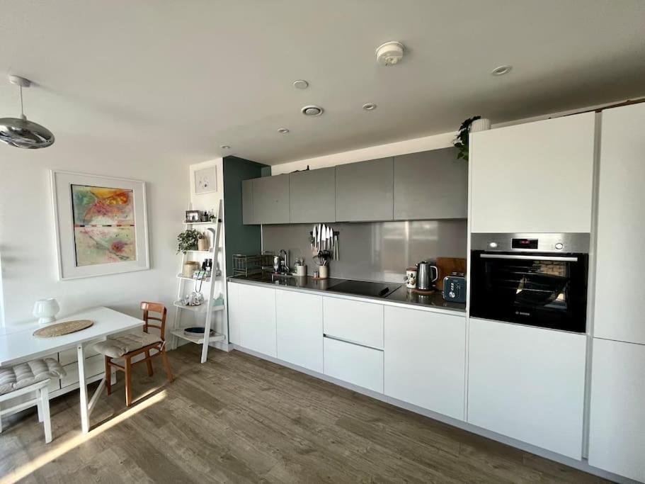 Apartamento Elegant Chic Living: 1 Bed In Vibrant London Area Exterior foto